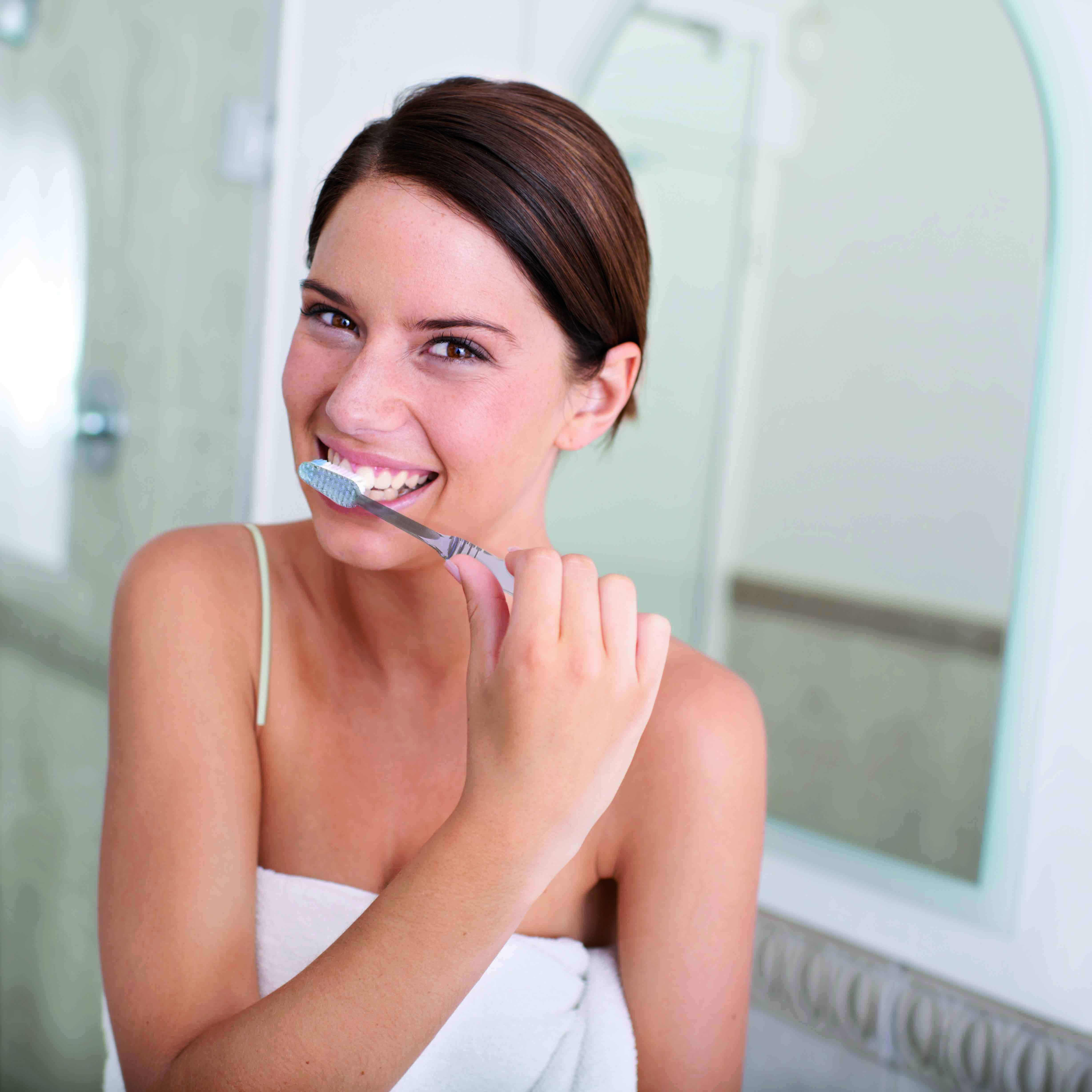 ¿Por qué es importante renovar el cepillo dental luego de tener COVID-19?  