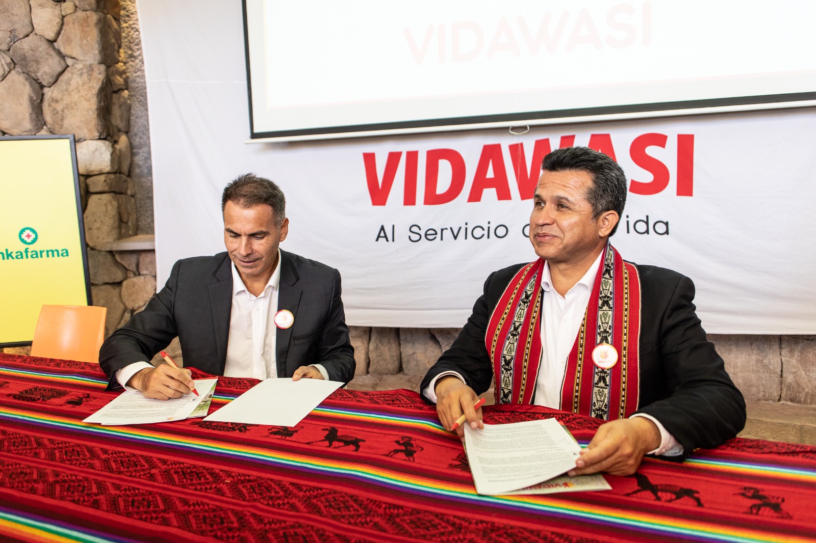 Vidawasi firma un convenio con Inkafarma por la salud de miles de niños peruanos.