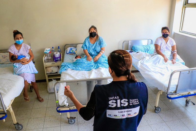 Más de 270,000 gestantes aseguradas dieron a luz con la cobertura integral y gratuita del SIS