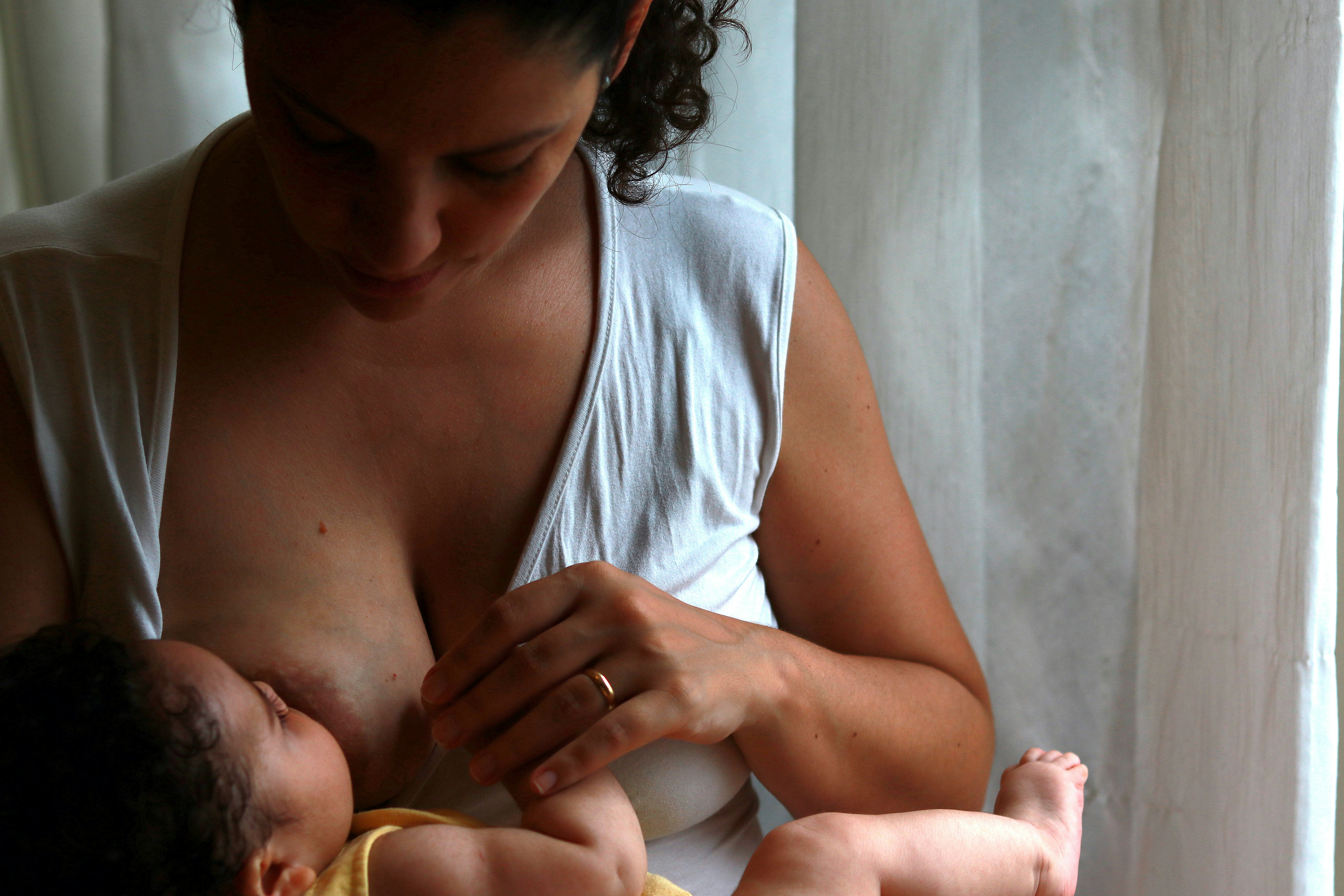 Madre lactante: mitos más comunes sobre la donación de leche