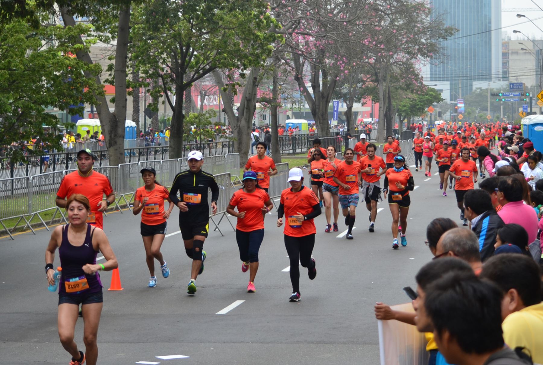 CUENTA REGRESIVA PARA LA LIMA 42K: DESCUBRE CÓMO HIDRATARTE Y NUTRIRTE PARA RENDIR AL MÁXIMO