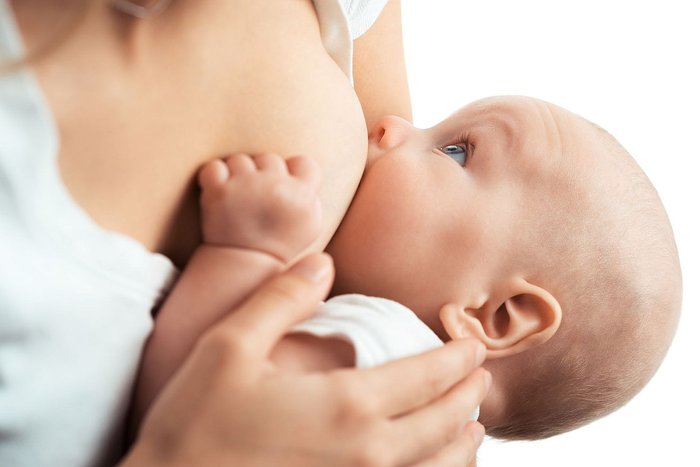 ¿Cómo cuidarte tú y el bebé durante la lactancia?