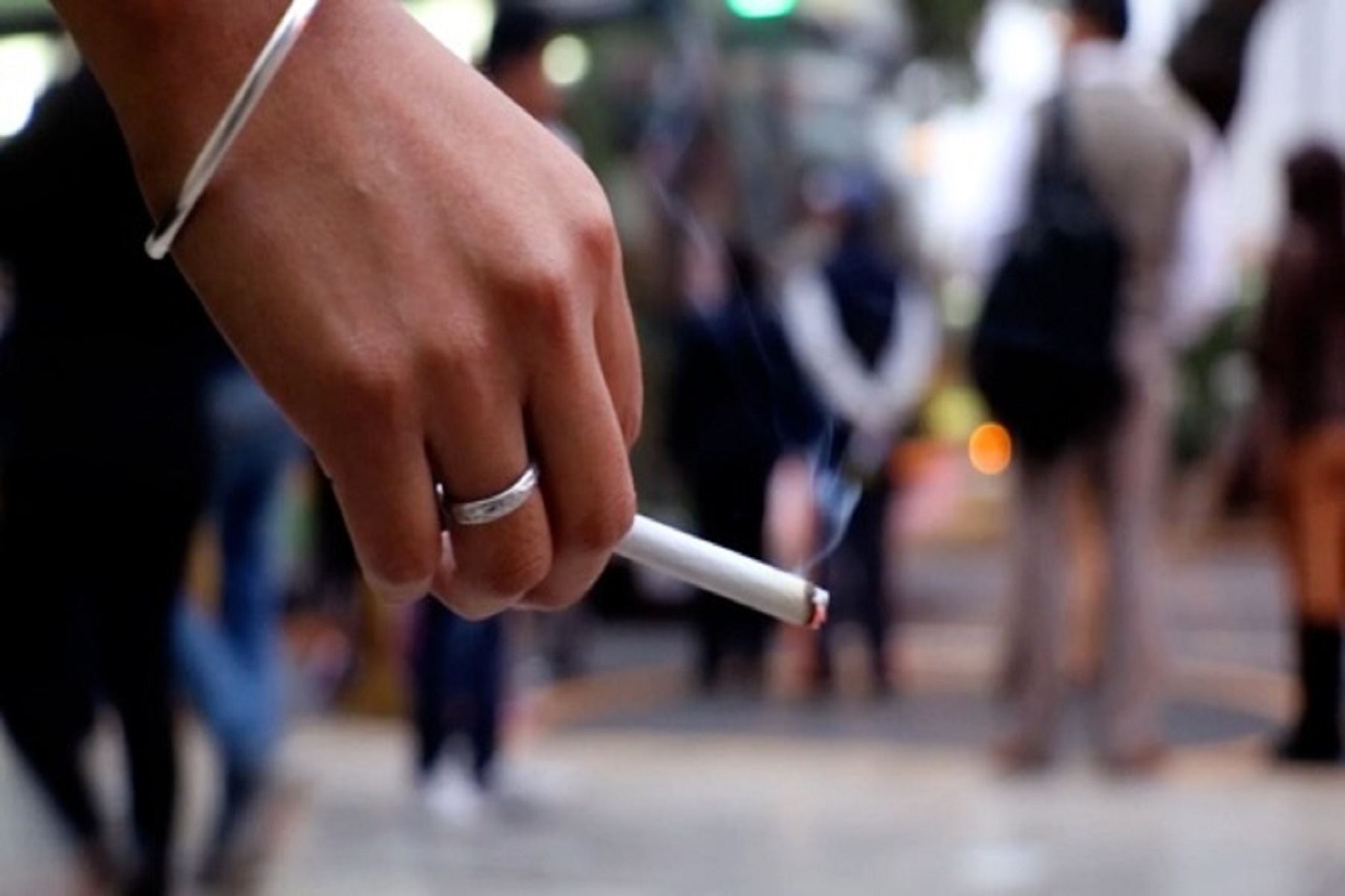 Minsa: 22 mil peruanos mueren cada año por consumo y exposición al tabaco