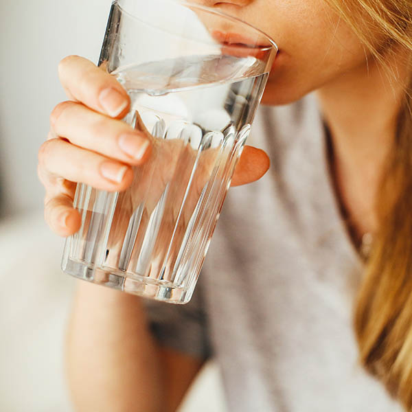 Aprende a hidratarte adecuadamente , evitando un Golpe de Calor y subir de peso