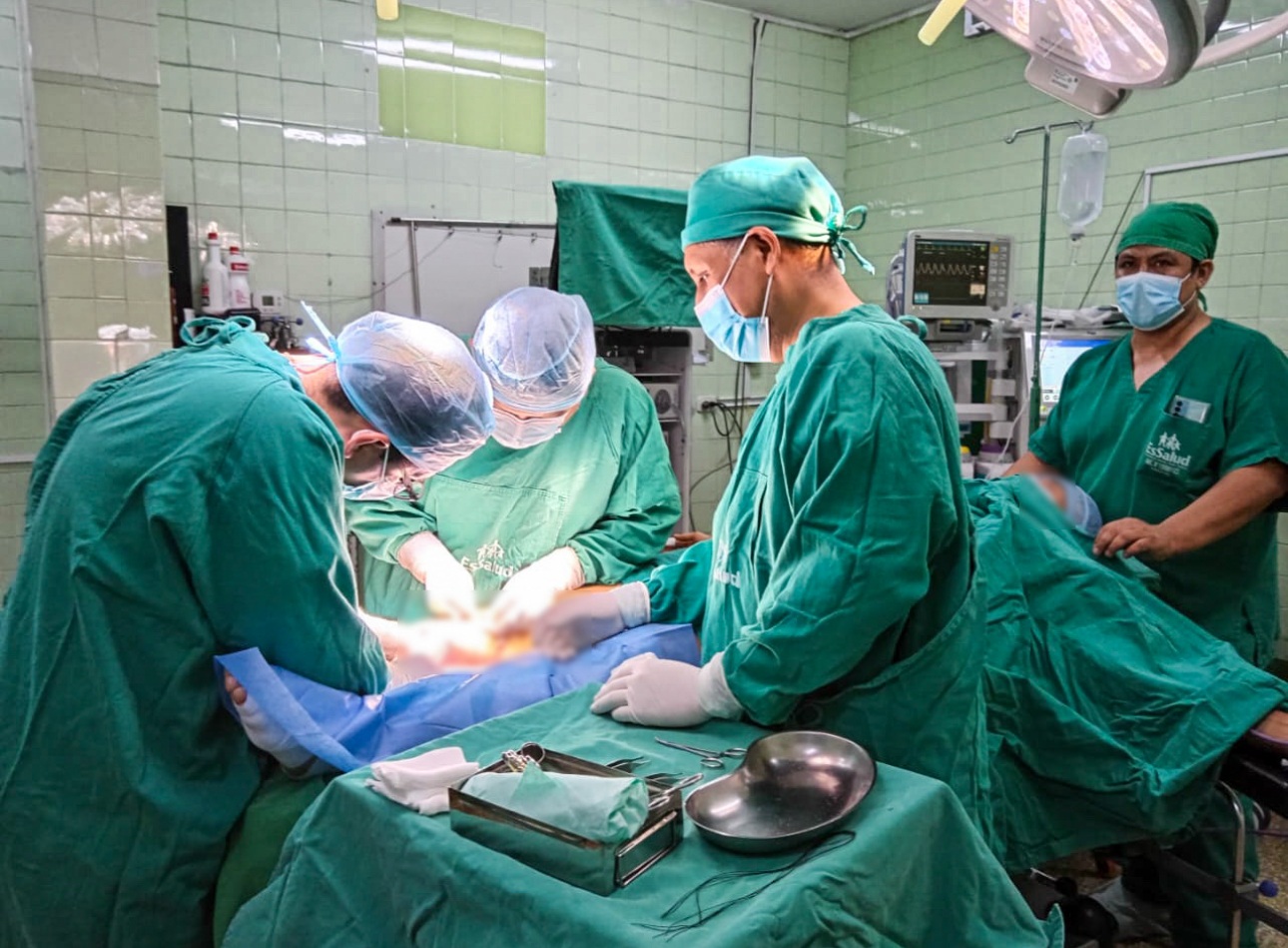 Especialistas de EsSalud Áncash extirpan un tumor de 12 centímetros a paciente de 70 años