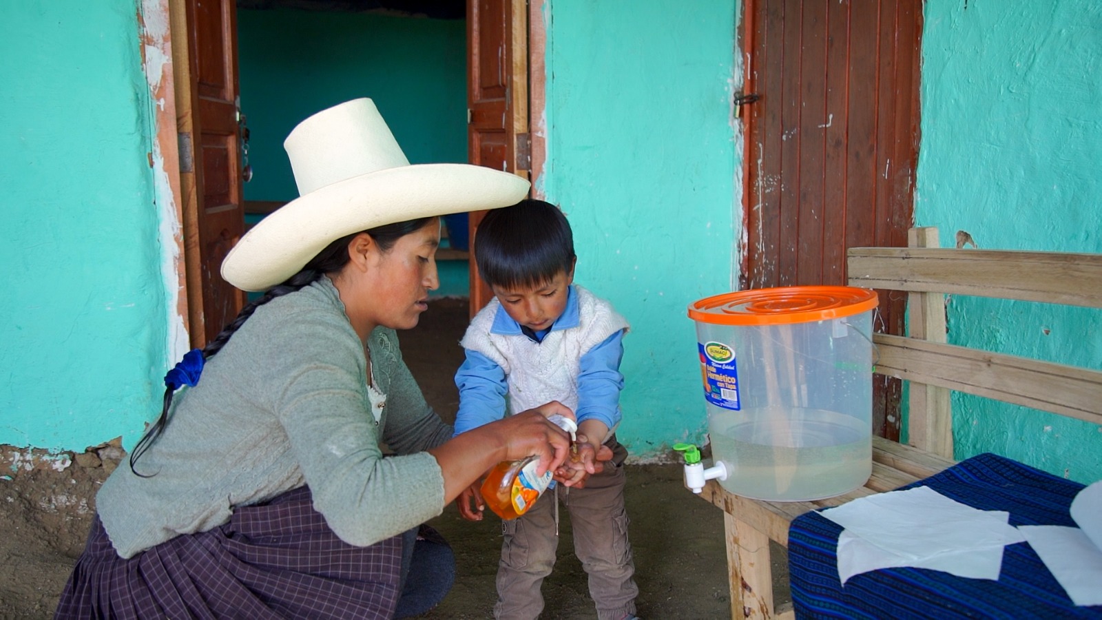 Cuna Más promueve el correcto lavado de manos en más de 280,000 niños usuarios y más de 20,000 gestantes en sus servicios