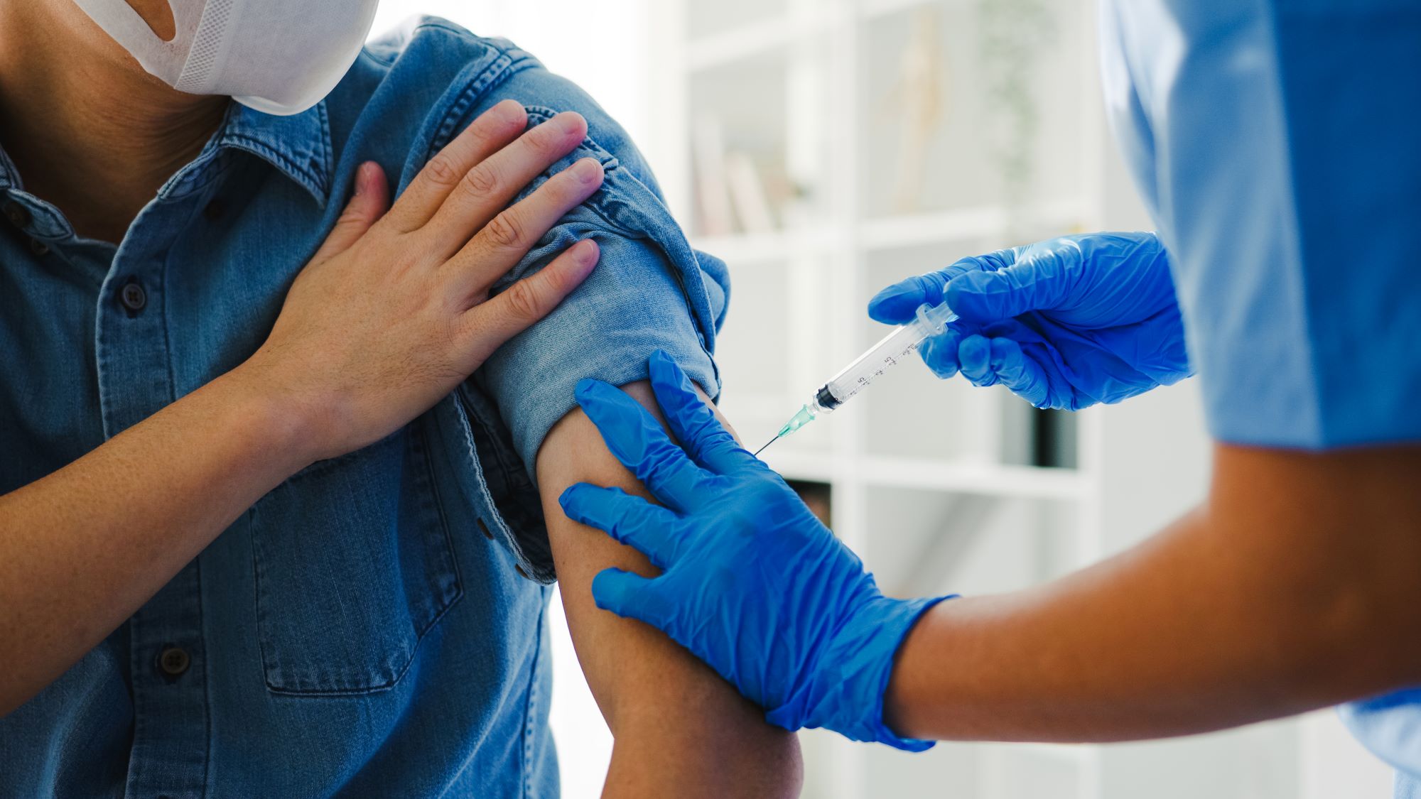 Vacunarse también es cosa de adultos. Proteja su salud