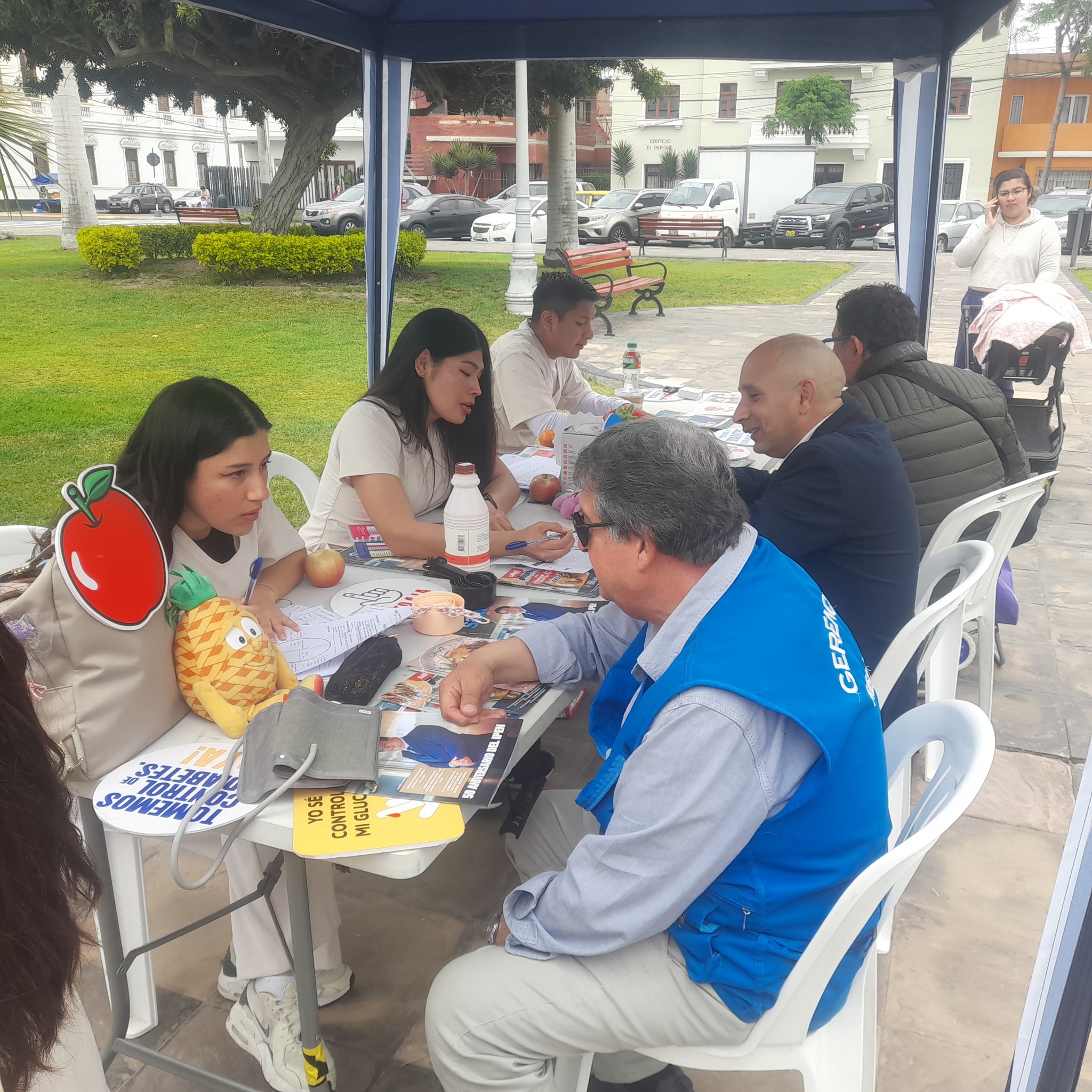 EXITOSA CAMPAÑA DE SALUD EN LA PUNTA POR PARTE DE VOLUNTARIOS DE NUTRICIÓN .