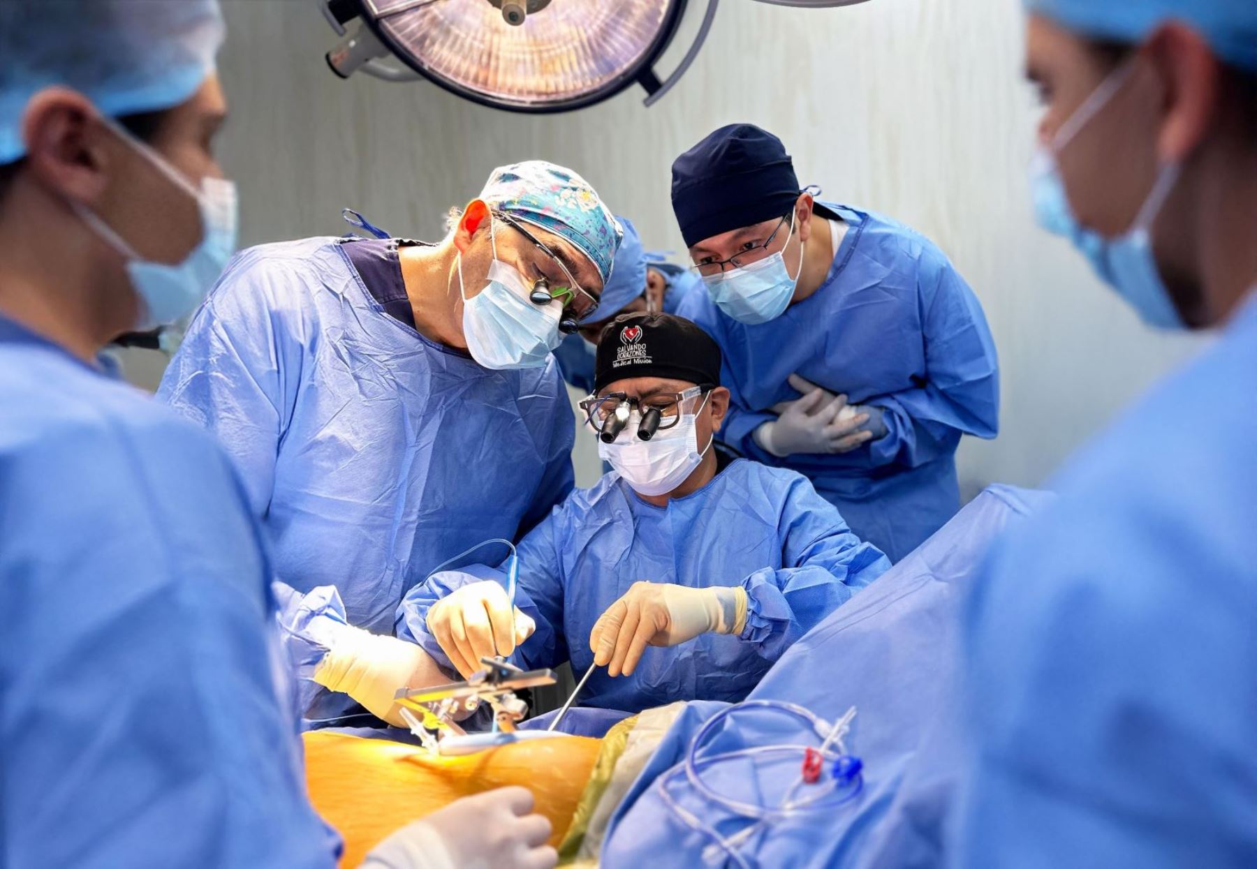 Hospital Dos de Mayo salva la vida de 20 pacientes con cirugías cardiovasculares complejas
