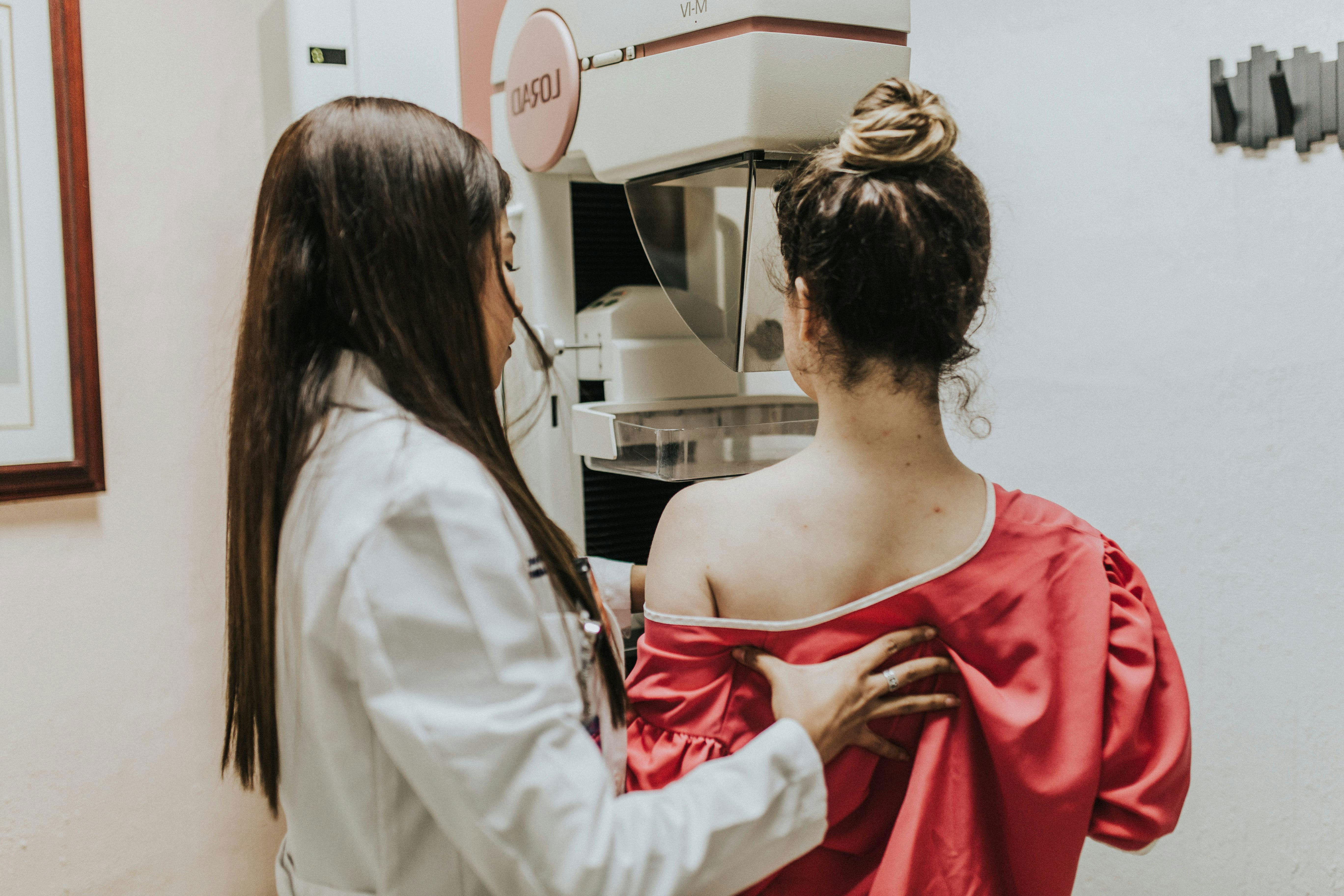 ¿Qué impide a las mujeres peruanas acceder a tratamientos innovadores?: cáncer de mama y el tabú de los ensayos clínicos