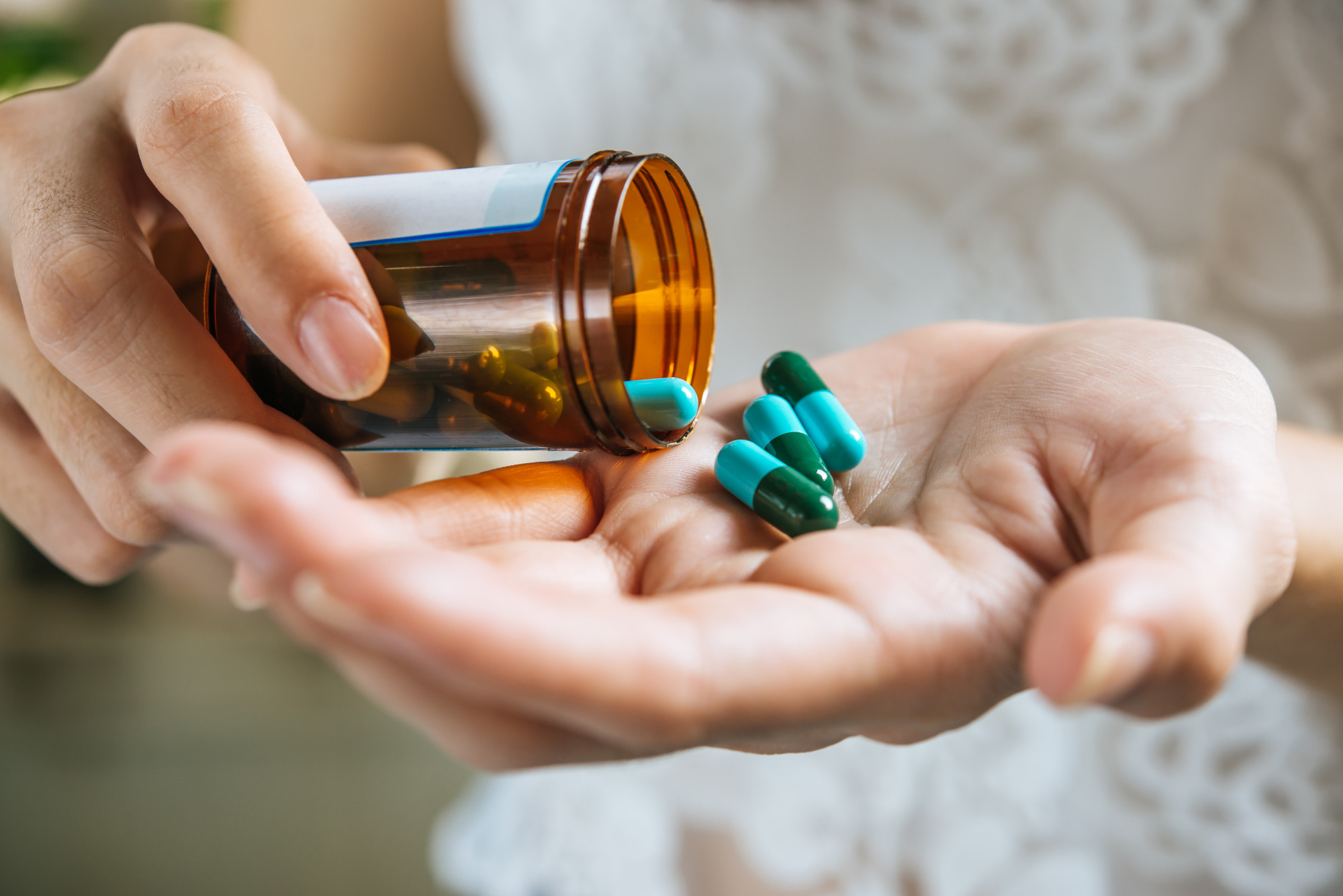 ¿Medicamentos genéricos o de marca? Conoce en qué se diferencian y cómo elegir con seguridad