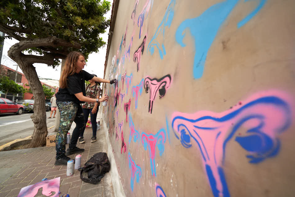 Arte urbano hecho por mujeres: Úteros invaden Lima