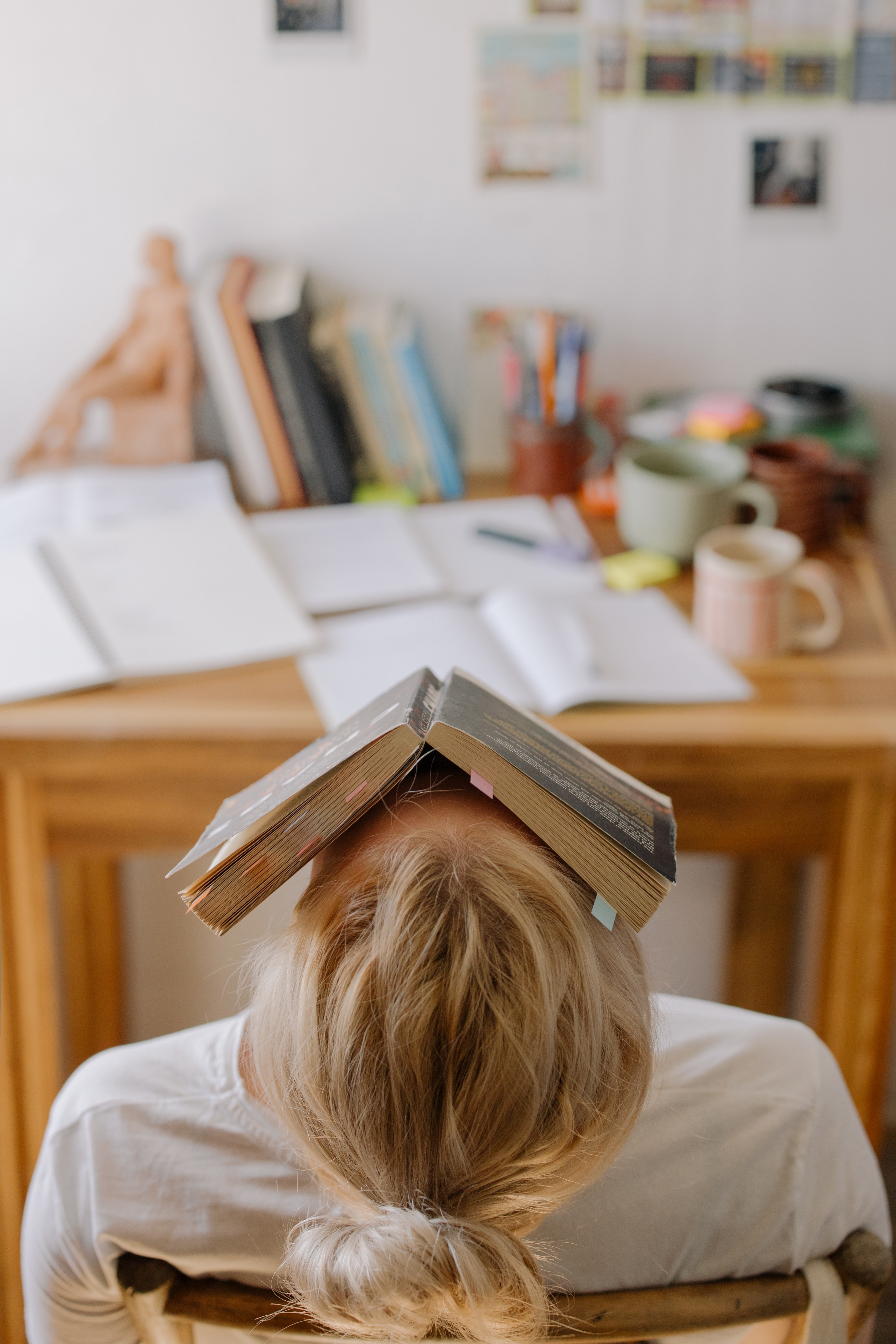 CÓMO ENCONTRAR UN EQUILIBRIO ENTRE EL ESTUDIO Y EL TRABAJO