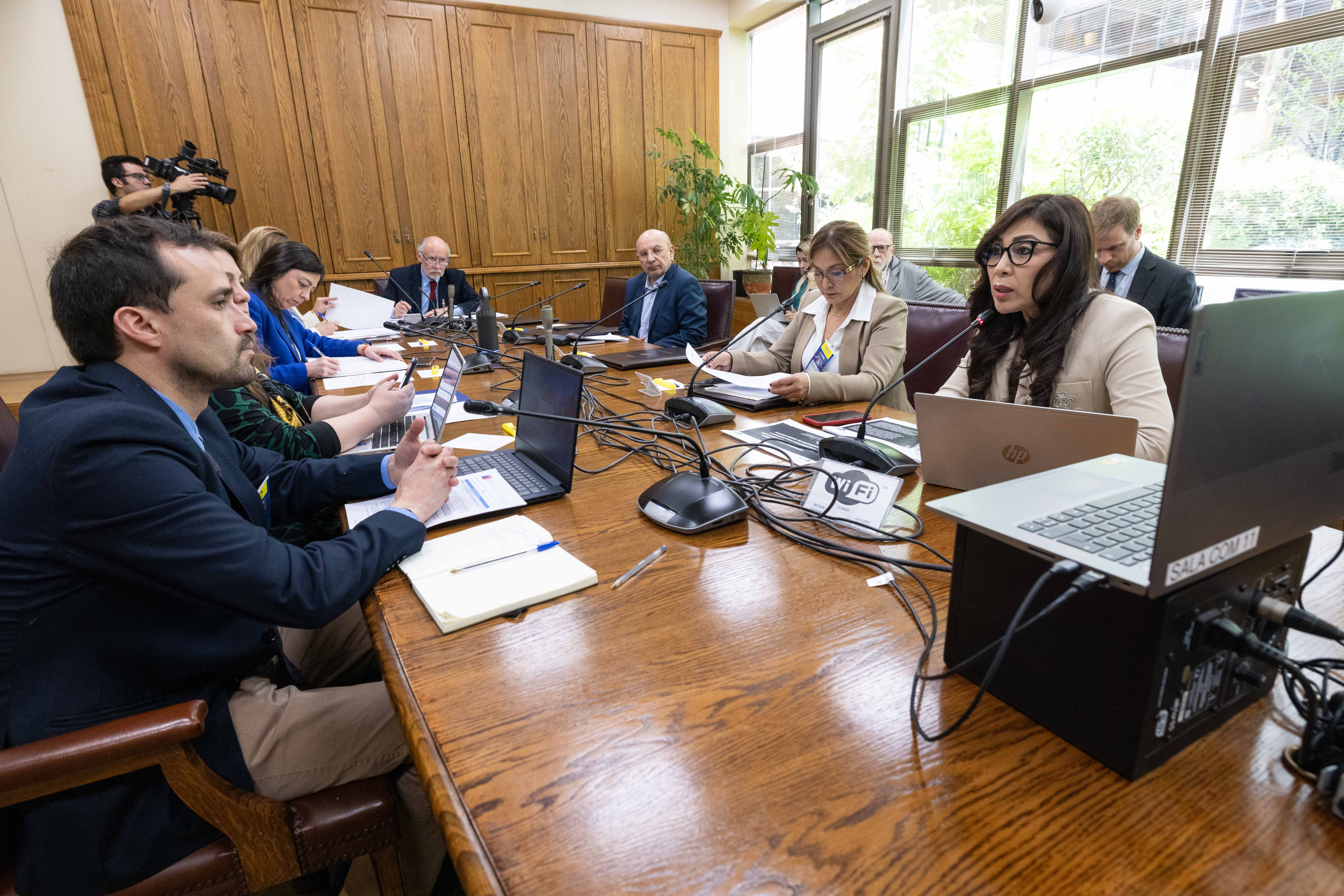 PERÚ Y CHILE UNEN FUERZAS PARA ERRADICAR EL CÁNCER DE CUELLO UTERINO Y FORTALECER LA VACUNACIÓN CONTRA EL VIRUS DEL PAPILOMA HUMANO (VPH)