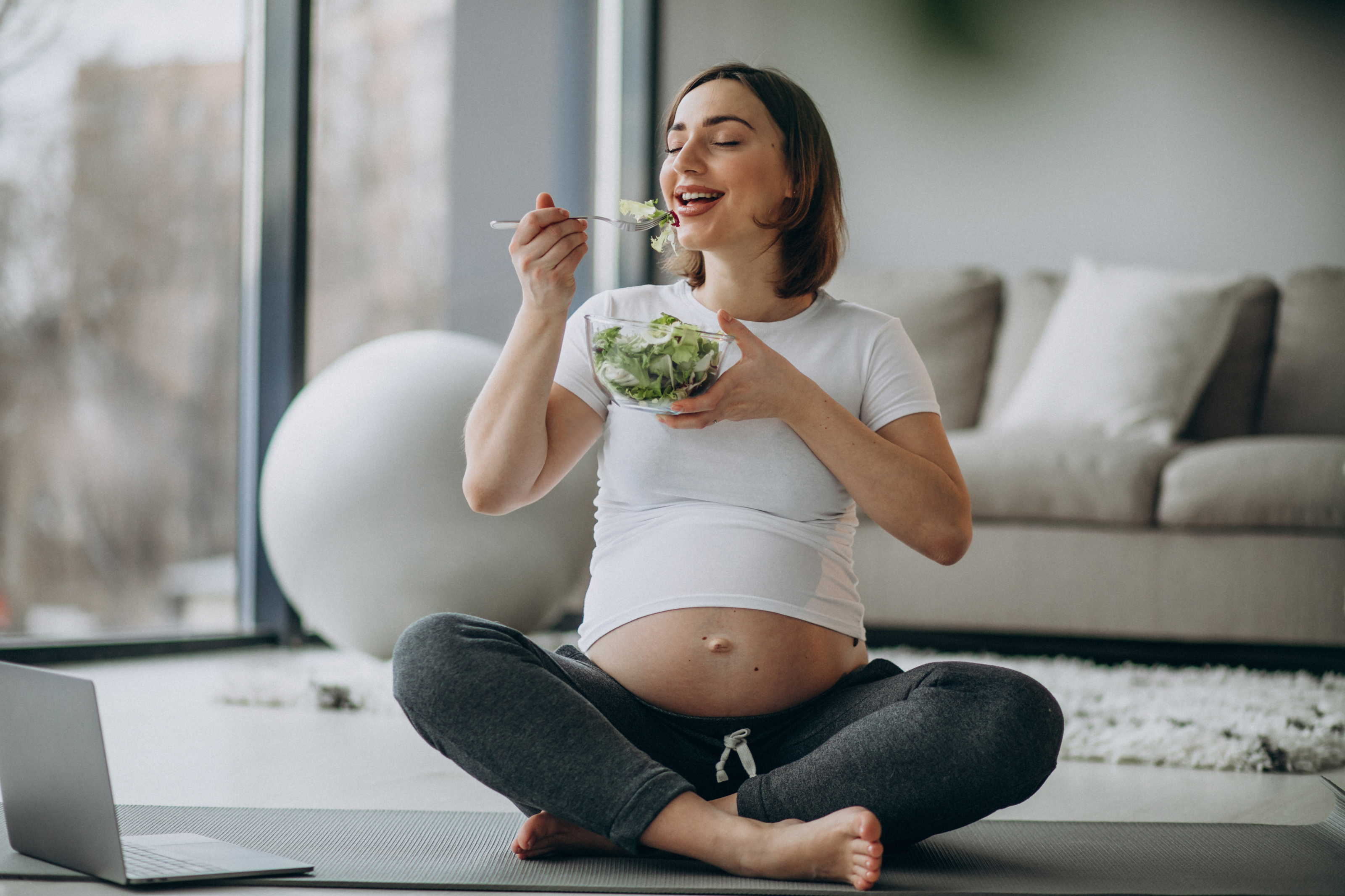 Mujer: ¿Cómo llevar una alimentación saludable durante el embarazo?