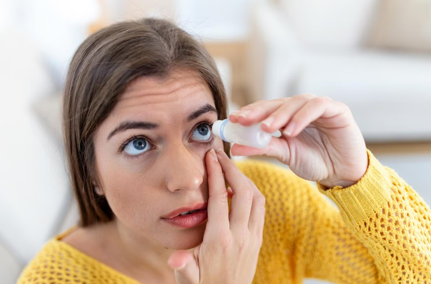 Ojo seco en invierno: ¿Cómo prevenir esta afección en ambientes cerrados?